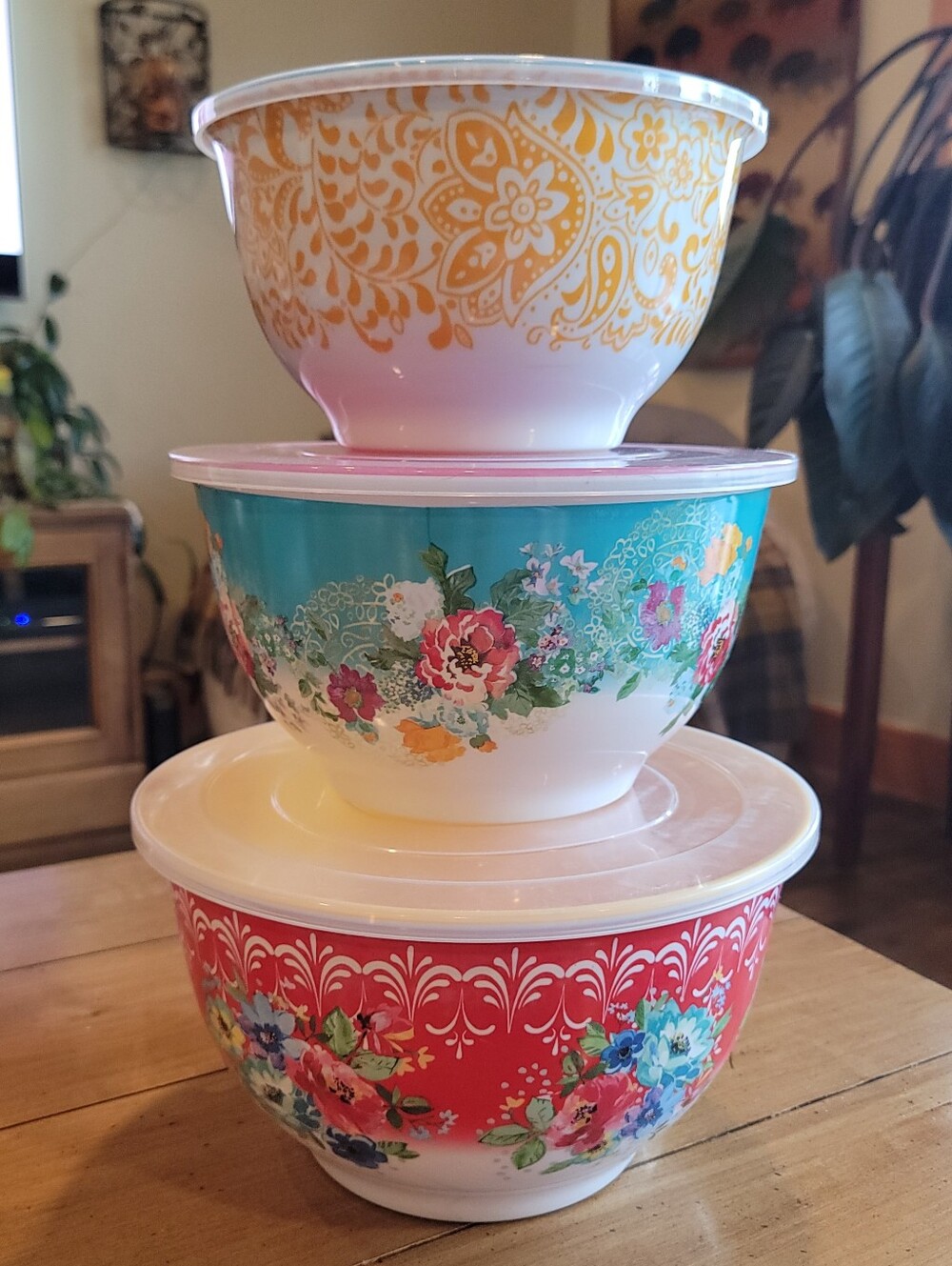 The Pioneer Woman Floral Melamine Mixing Bowls! Set of 3 with Lids.